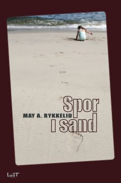 Spor i sand – May A. Rykkelid