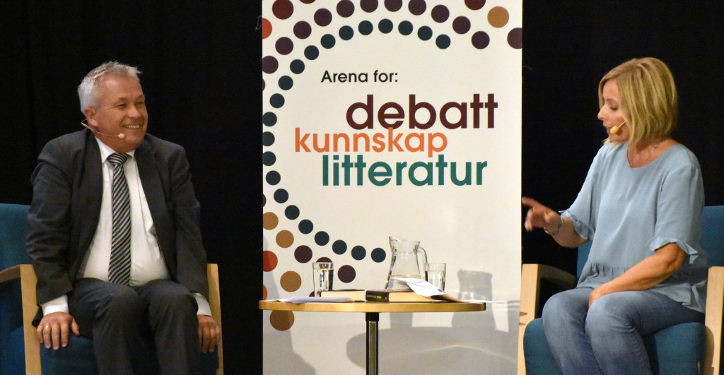 Underholdende bokshow med Jan-Robert Henriksen og Hanne Kristin Rohde i Tønsberg